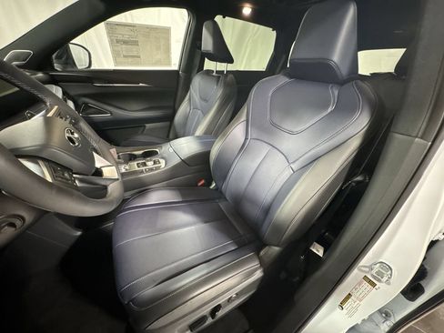 Certified 2026 INFINITI QX60 Sport w/ Dark Cargo Package AWD/4WD image 3