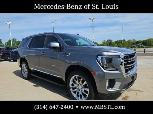 Used 2022 GMC Yukon SLT w/ SLT Premium Package AWD/4WD image 2