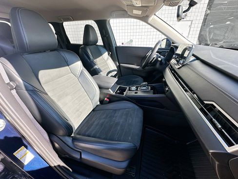 Used 2024 Mitsubishi Outlander SE image 31