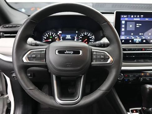 Used 2025 Jeep Compass Limited AWD/4WD image 7