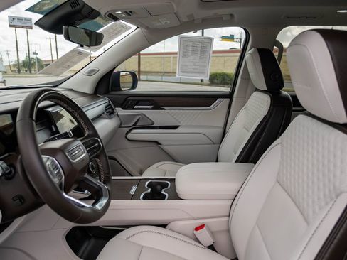 Used 2024 GMC Acadia Denali w/ Super Cruise Package image 14