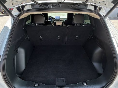 Used 2020 Ford Escape Titanium FWD image 11