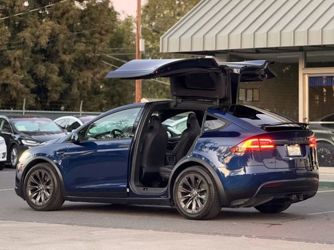 Used 2018 Tesla Model X 100D image 7