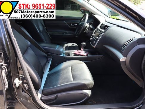 Used 2016 Nissan Altima 2.5 SR w/ Interior Lighting Package FWD image 18