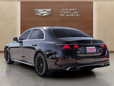 Used 2024 Mercedes-Benz E 350 4MATIC Sedan image 3