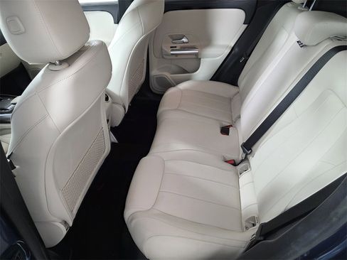 Used 2023 Mercedes-Benz GLA 250 image 13