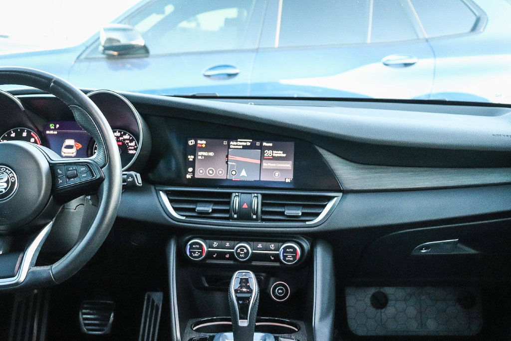 Used 2022 Alfa Romeo Giulia Ti RWD image 14