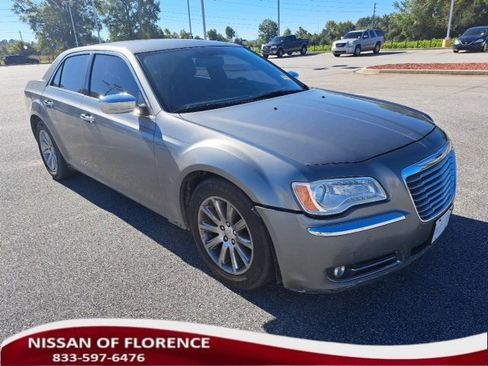 Used 2012 Chrysler 300 Limited image 1