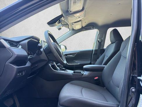 Used 2025 Toyota RAV4 XLE AWD/4WD image 10