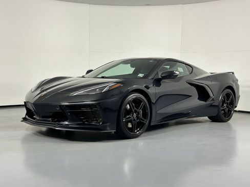 Used 2024 Chevrolet Corvette Stingray Premium Cpe w/ Z51 Performance Package image 9