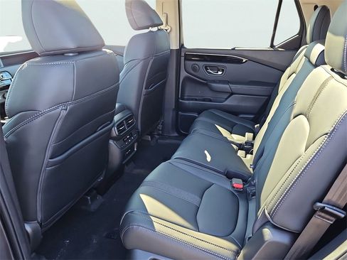 New 2025 Honda Pilot Touring image 22