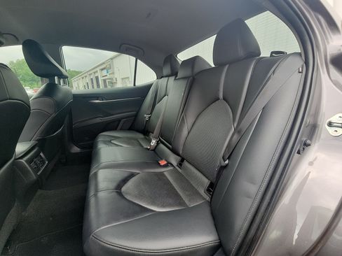 Used 2022 Toyota Camry XLE FWD image 22