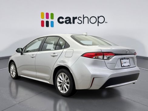 Used 2020 Toyota Corolla LE image 3