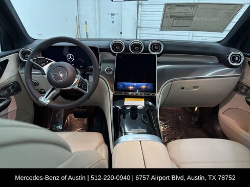 Used 2026 Mercedes-Benz GLC 300 image 23