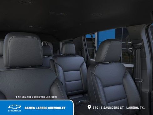New 2025 Chevrolet Traverse LT w/ Driver Confidence Package FWD image 24