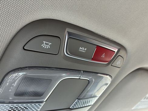 Used 2023 Kia Telluride S AWD/4WD image 28