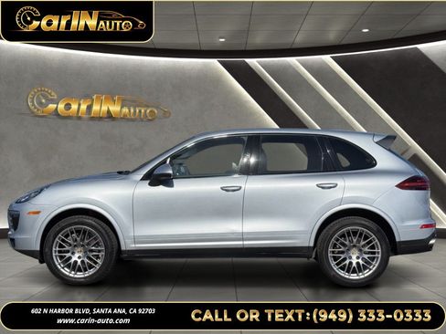Used 2017 Porsche Cayenne Platinum Edition w/ Premium Package (PJV) AWD/4WD image 5