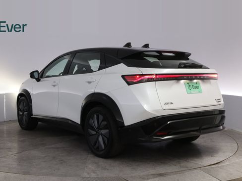 Used 2024 Nissan Ariya AWD image 17