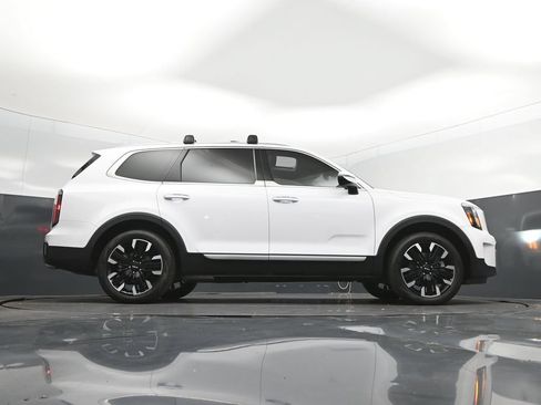 Used 2024 Kia Telluride SX w/ Towing Package FWD image 43