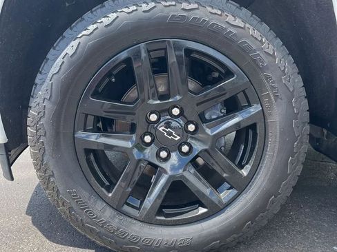 Used 2022 Chevrolet Silverado 1500 RST w/ Convenience Package II AWD/4WD image 15