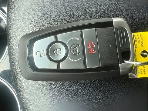 Used 2018 Ford Edge Titanium AWD/4WD image 40