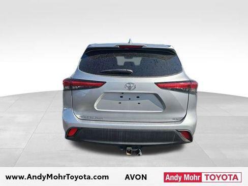 Used 2023 Toyota Highlander XLE image 6