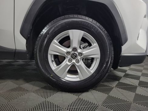 Used 2021 Toyota RAV4 XLE AWD/4WD image 14