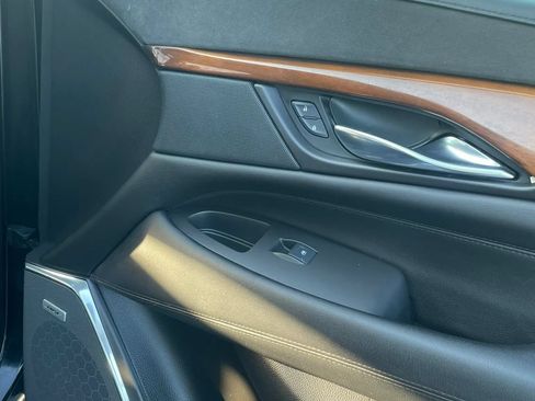 Used 2016 Cadillac Escalade Premium AWD/4WD image 15