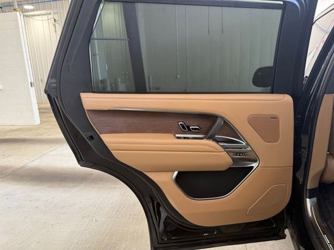 Used 2025 Land Rover Range Rover Long Wheelbase SE AWD/4WD image 21