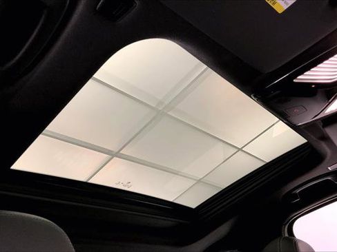 Used 2019 BMW 330i xDrive Sedan w/ Premium Package image 26