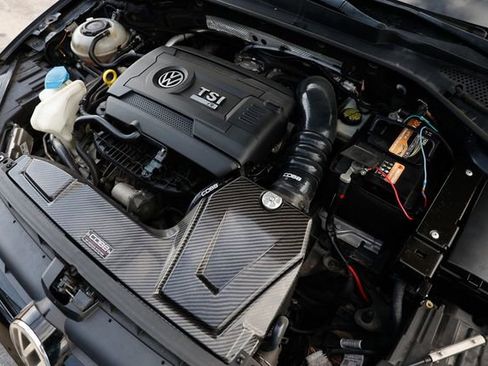 Used 2018 Volkswagen Golf R 4-Door image 51