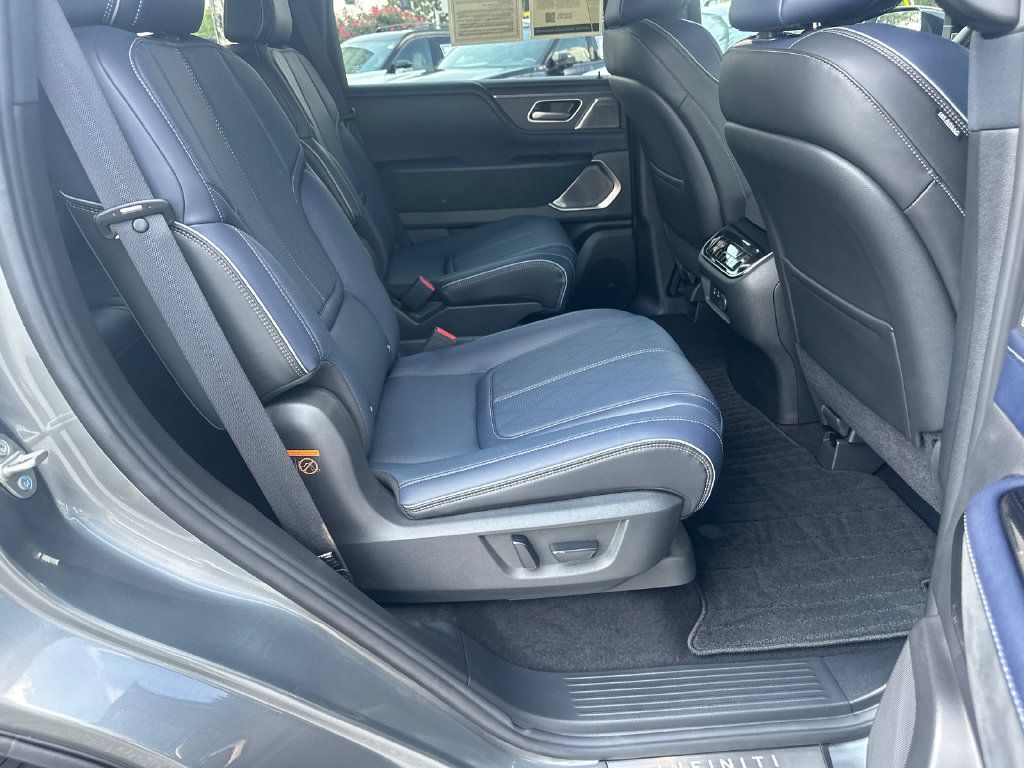 Certified 2026 INFINITI QX80 4WD w/ Sport Exterior Package image 13