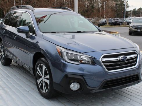 Used 2018 Subaru Outback 2.5i Limited image 7