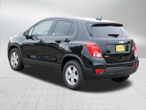 Used 2020 Chevrolet Trax LS w/ Tint and Cruise Package FWD image 5