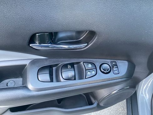 Used 2021 Nissan Kicks SR w/ SR Premium Package image 17