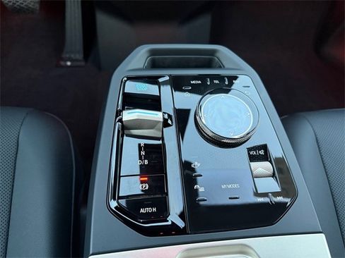Certified 2025 BMW iX xDrive50 image 27