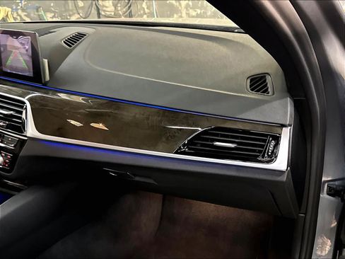 Used 2019 BMW 530e RWD image 18
