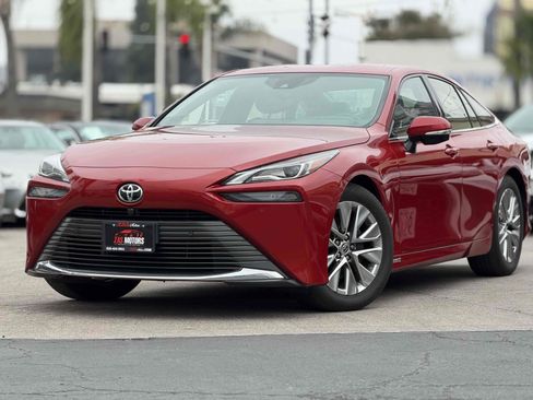 Used 2023 Toyota Mirai w/ Advanced Technology Package RWD image 1