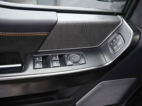 Used 2022 Ford F150 Platinum w/ Equipment Group 701A High image 18