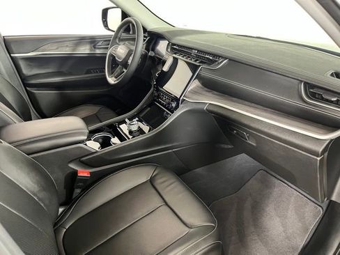 Used 2023 Jeep Grand Cherokee Limited w/ Luxury Tech Group II image 47