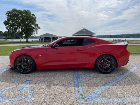 Used 2018 Chevrolet Camaro SS RWD image 94