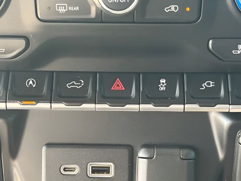 Used 2019 Chevrolet Silverado 1500 RST w/ All-Star Edition RWD image 29