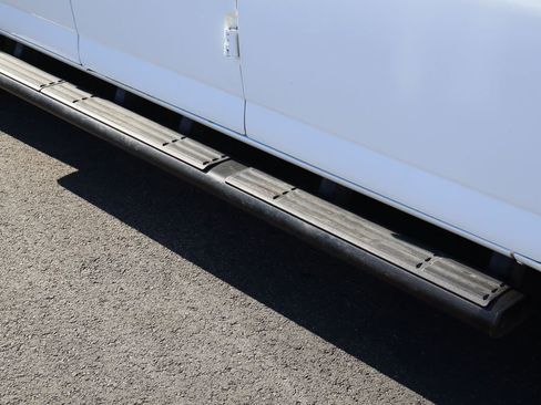 Used 2022 GMC Savana 3500 LS w/ Chrome Appearance Package image 10