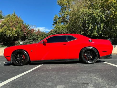 Used 2019 Dodge Challenger R/T Scat Pack w/ Shaker Package image 12