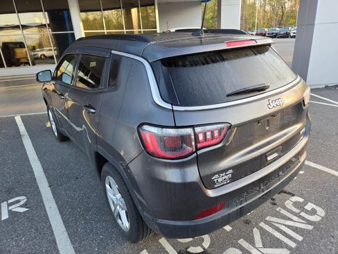 Used 2023 Jeep Compass Latitude w/ Convenience Group image 7