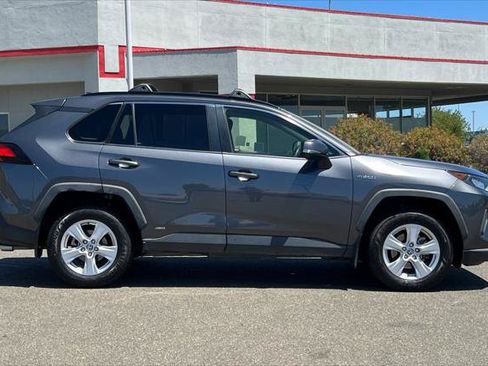 Certified 2020 Toyota RAV4 LE w/ Carpet Mat Package AWD/4WD image 6