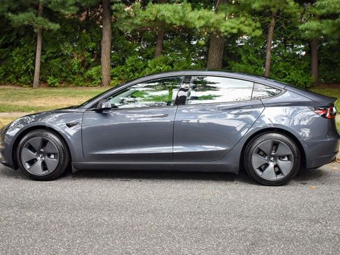 Used 2022 Tesla Model 3 Long Range AWD/4WD image 4