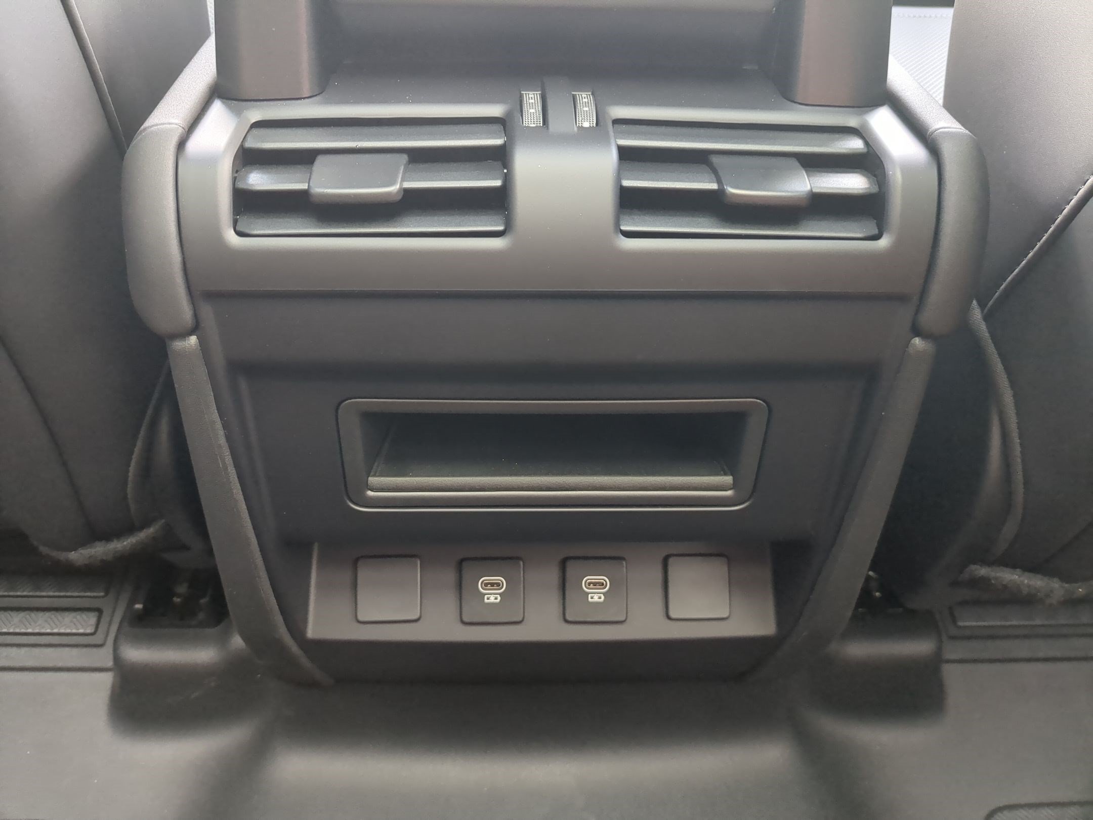 Used 2025 Land Rover Defender 110 S AWD/4WD image 29