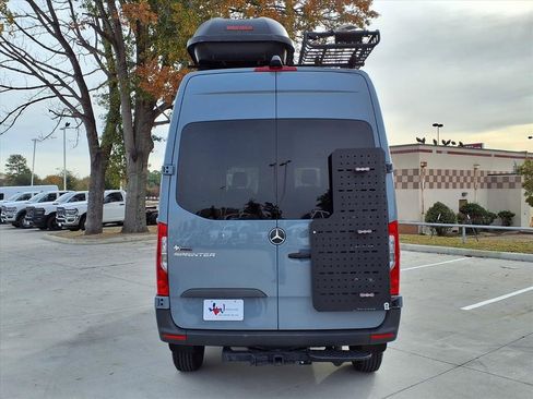 Used 2024 Mercedes-Benz Sprinter 144 Cargo image 9