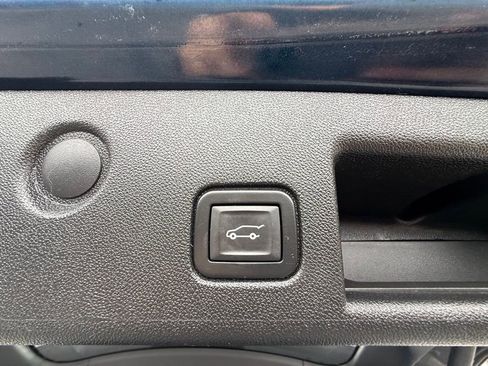 Used 2020 Chevrolet Equinox LT FWD image 25